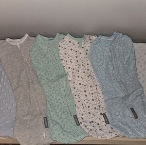 SwaddleMe Kids Sleep Sacks - compression Size 0-2 months.